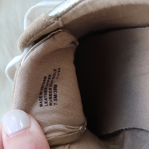 Micheal Kors Sneakers - Picture 4 of 5